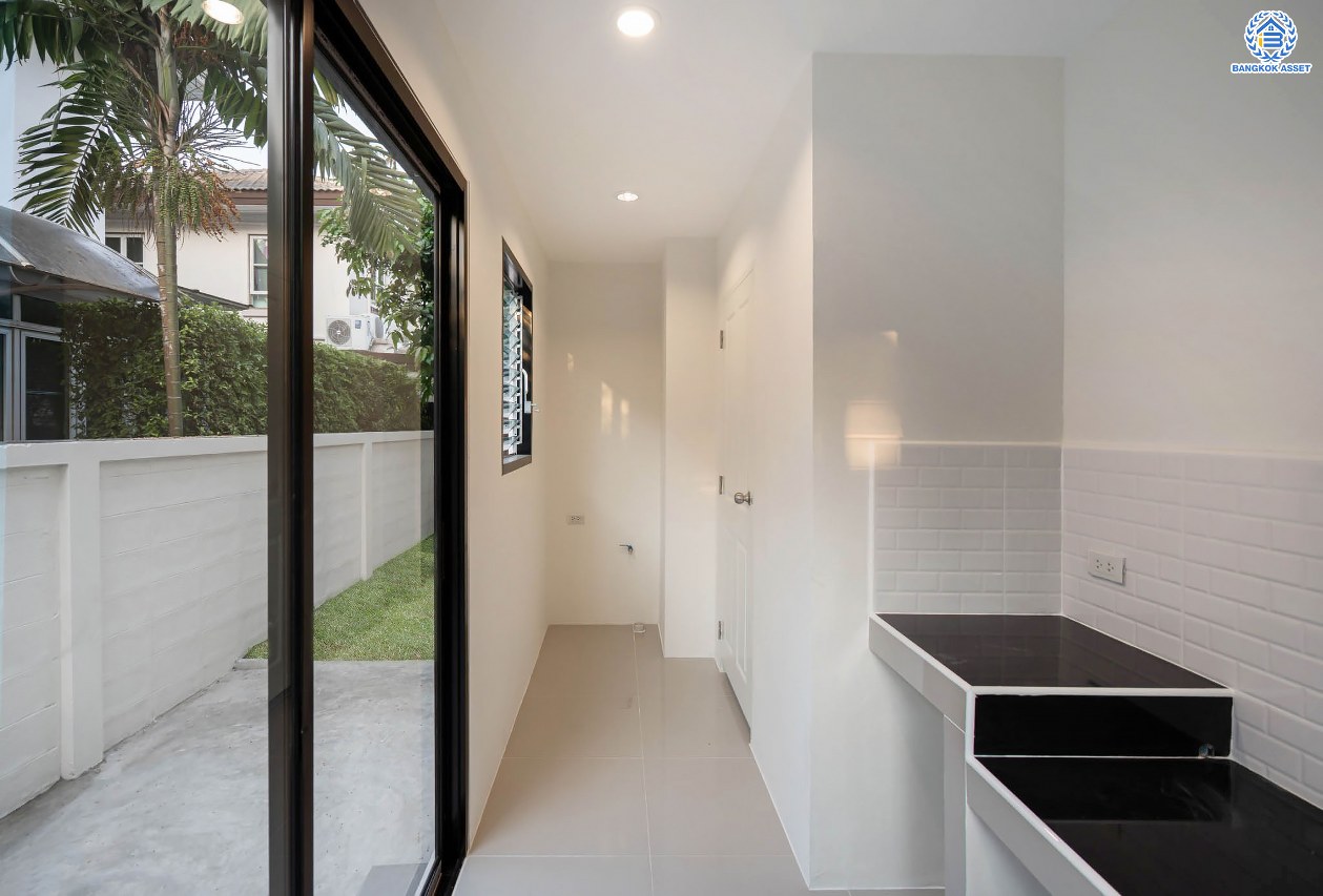 บ้านมือสองตกแต่งใหม่ โครงการ ชลลดา วัดลาดปลาดุก คุณภาพระดับ L&H บนเนื้อที่ 52.50 ตร.ว. ฟังก์ชัน 3 ห้องนอน 2 ห้องน้ำ 1 ที่จอดรถ บนทำเลศักยภาพ เชื่อมต่อหลายเส้นทาง ใกล้รถไฟฟ้าสายสีม่วง "สถานีคลองบางไผ่" และเซ็นทรัลเวสท์เกต